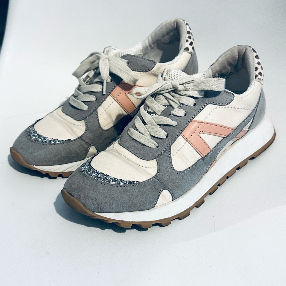 Dulce Vita sneaker tennis shoes